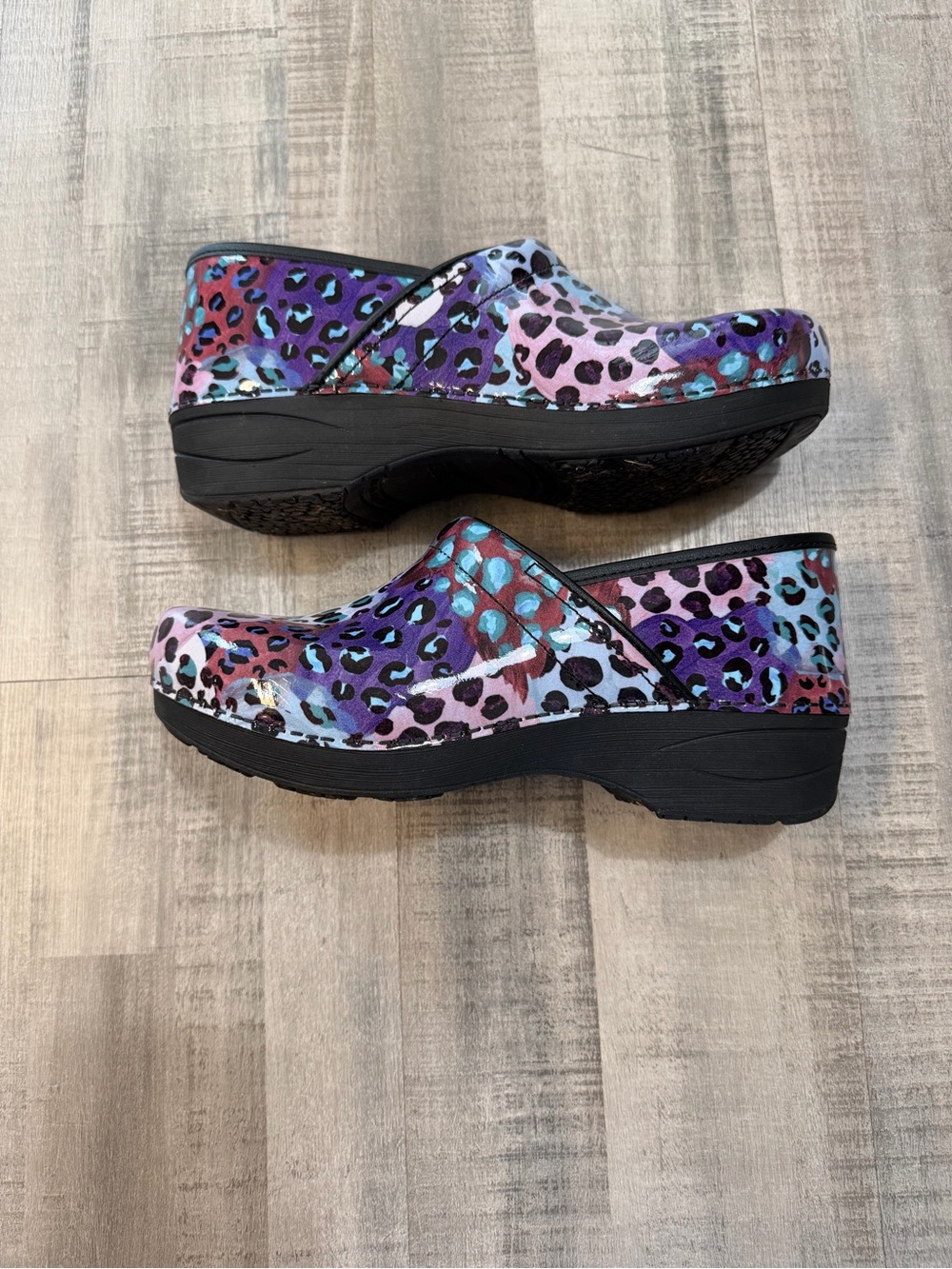Dansko XP 2.0 Women’s 41 US 10.5-11 Purple Leopard Patent Leather Clogs